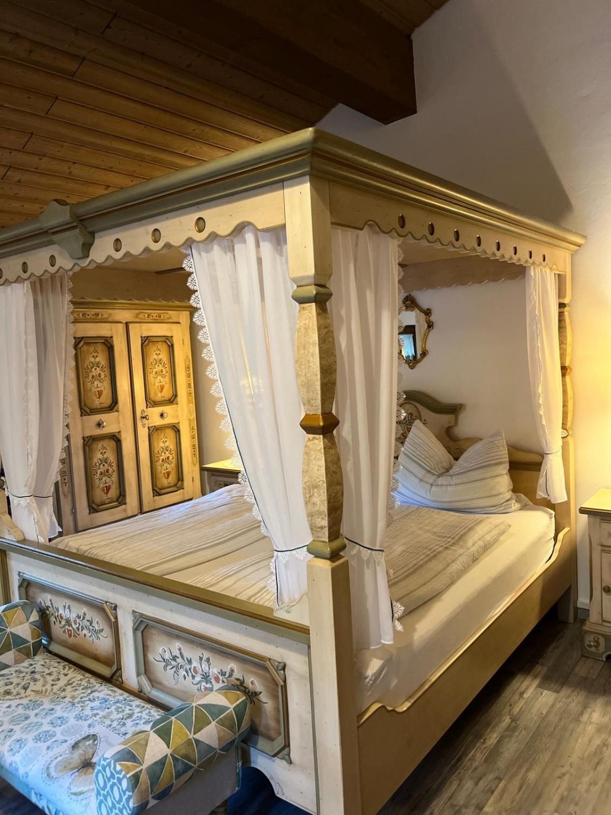 Schwarzwald - Villa Appartments Titisee Eksteriør bilde